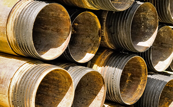 Metal pipes with threads